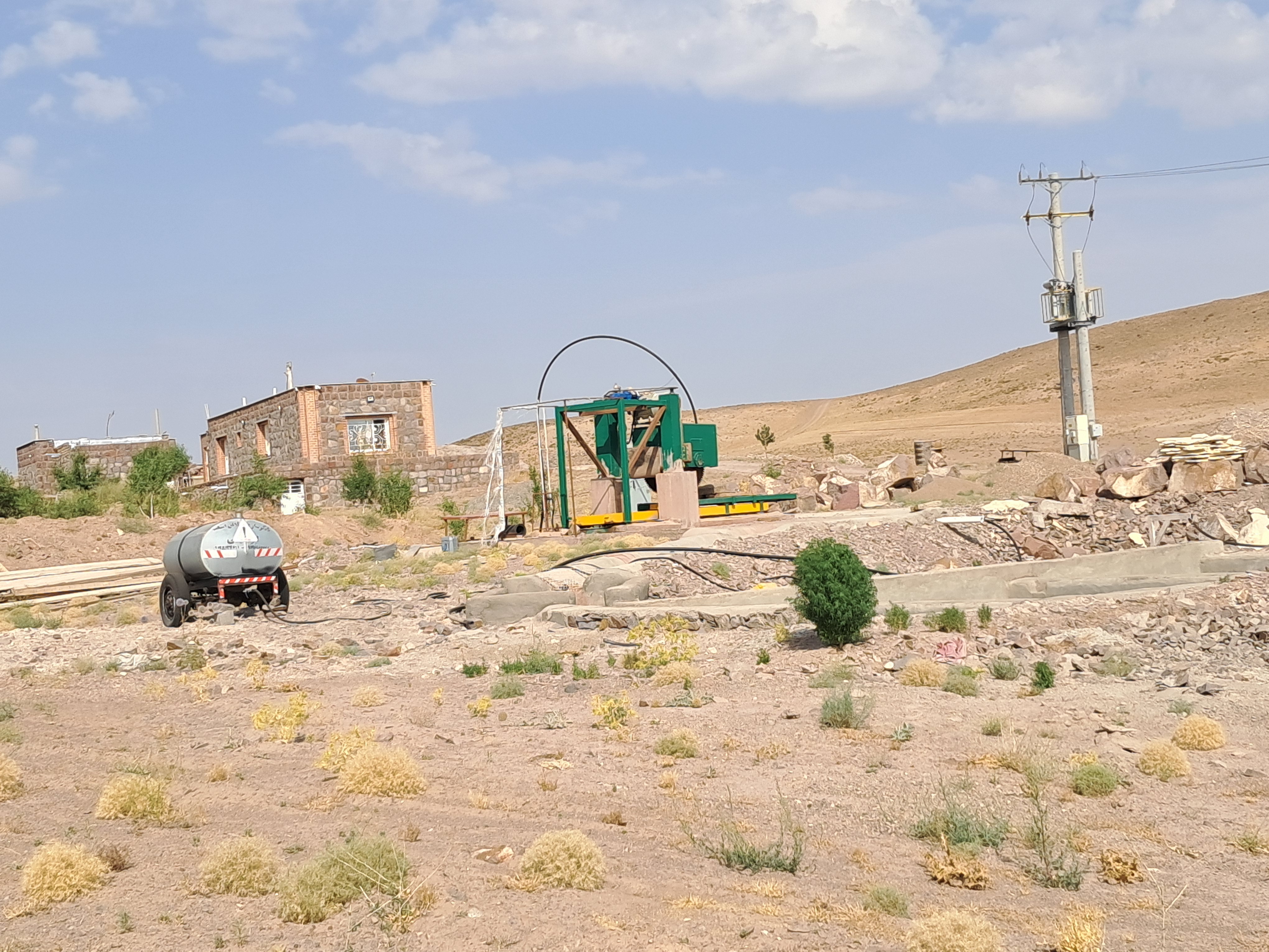 معدن سنگ مالون وخاک نسوز  وماسه شویی